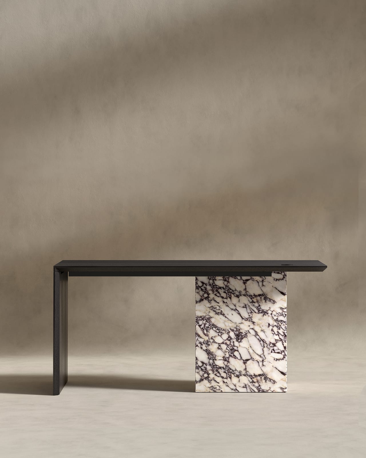 Gia Desk (Black Label)